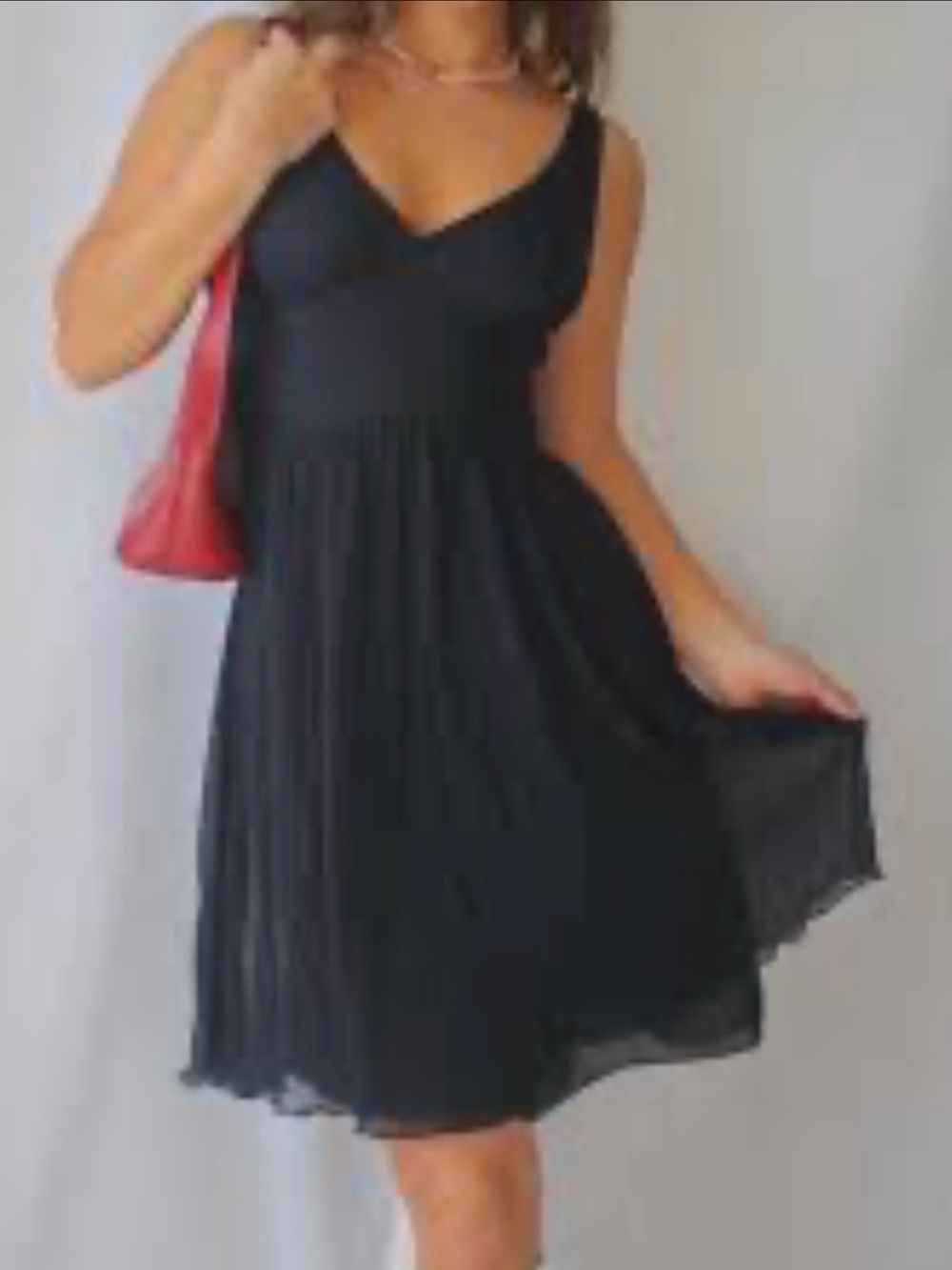 Vintage y2k 100% silk express Classic Black Sleeveless V-Neck Pleated Dress